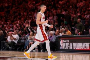 178分！希罗今日超越特雷·杨成为附加赛历史得分王